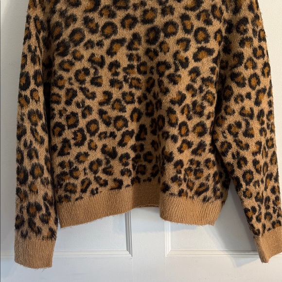 H&M Leopard Print Crew Neck Sweater - Brown and Black - Picture 5 of 7